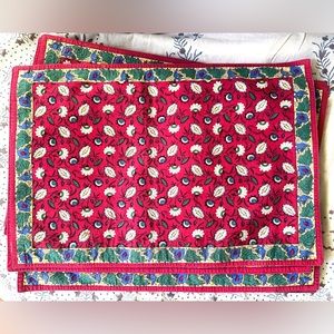 William Sonoma red print placemats set of 8 no stains noted 100% cotton 8 pcs